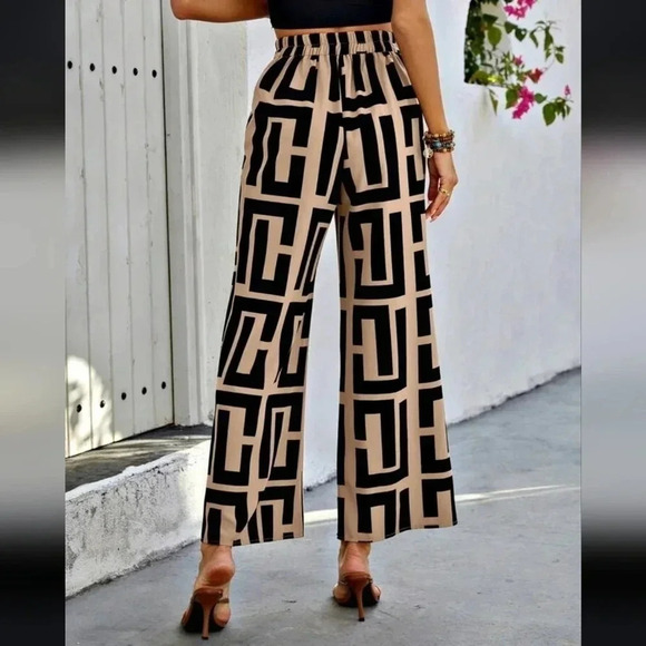 Full Print Geometric Pattern Trousers - Picture 2 of 5